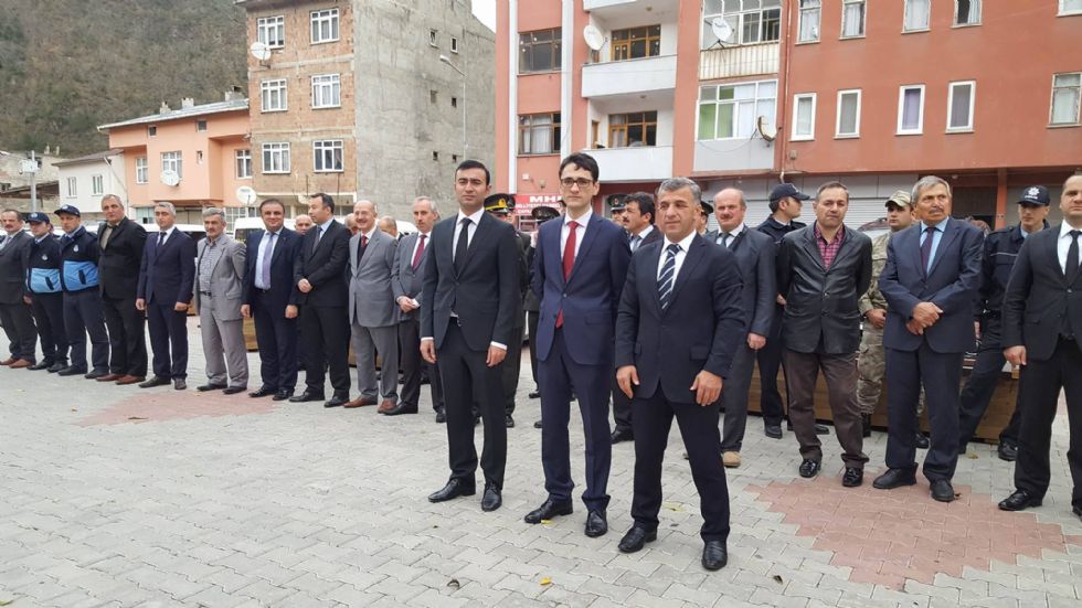 ÇAYKARA DA 10 KASIM TÖRENLE KUTLANDI