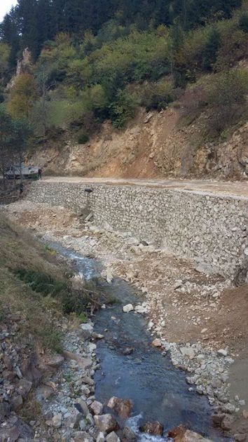 Uzuntarla Mahallesi Taş İstinat Duvar Çalışması